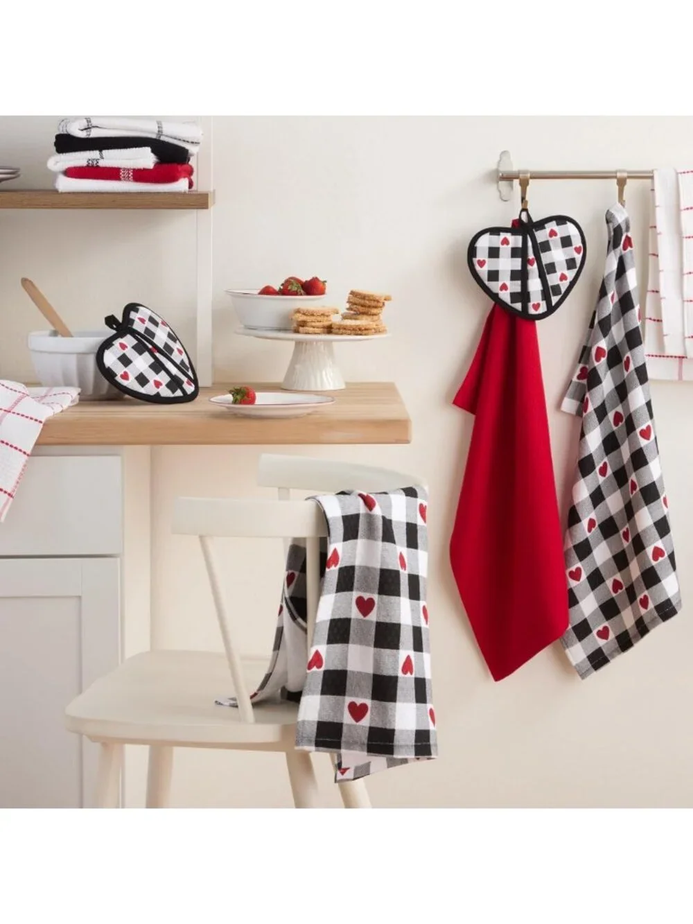 Valentine's Day Gingham Hearts Kitchen Towels Set - 100% Cotton, Absorbent